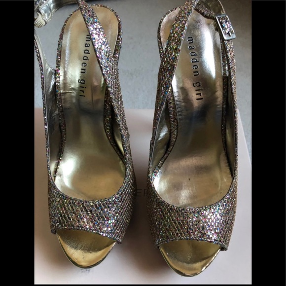 Heels 👠💐💐 - Picture 3 of 8